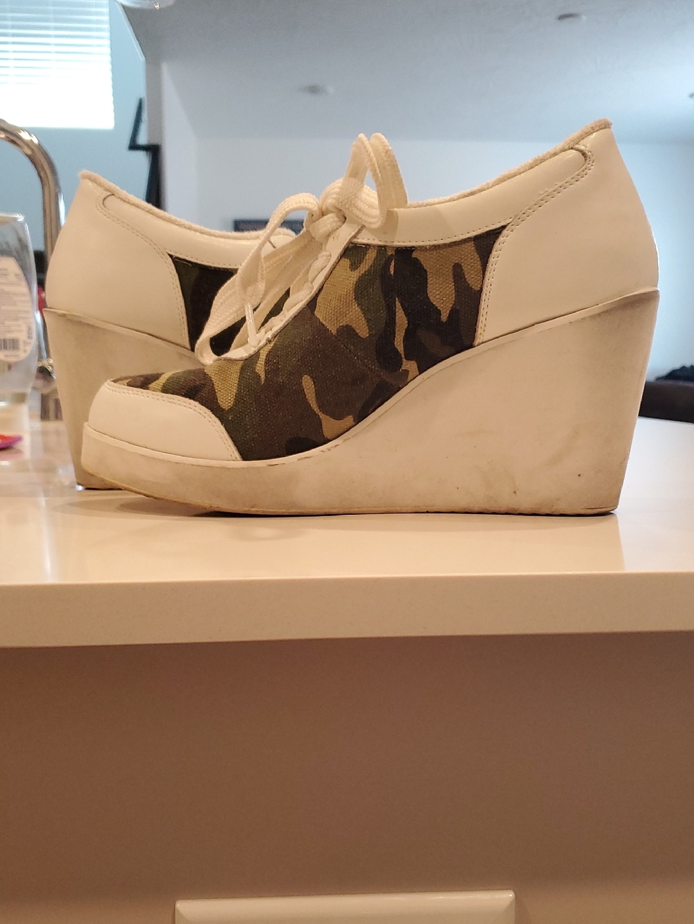 Volatile Cash Size 10